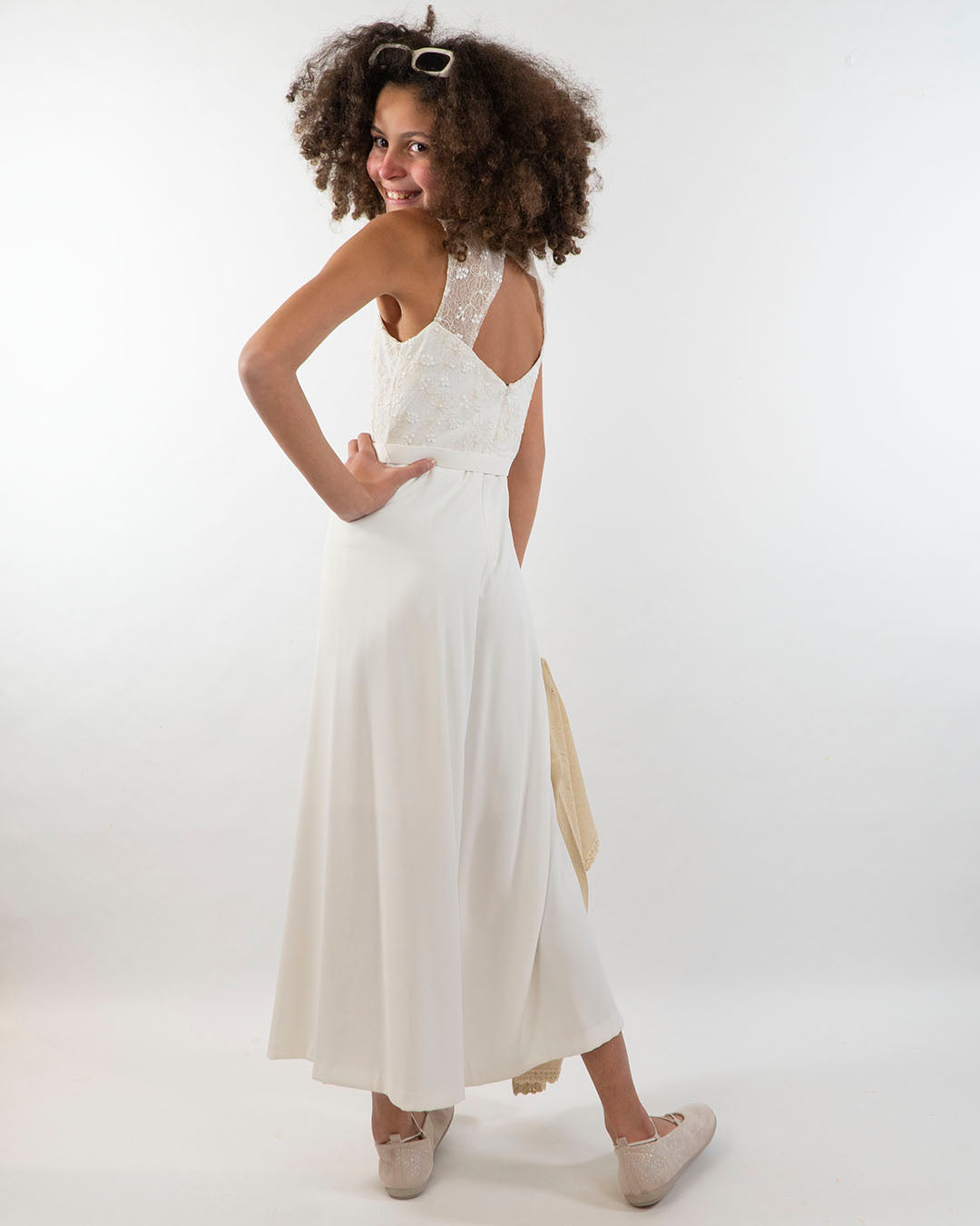 Tuta smanicata con corpino in pizzo