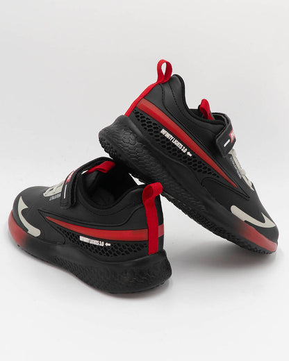 Scarpe con luci e strappi