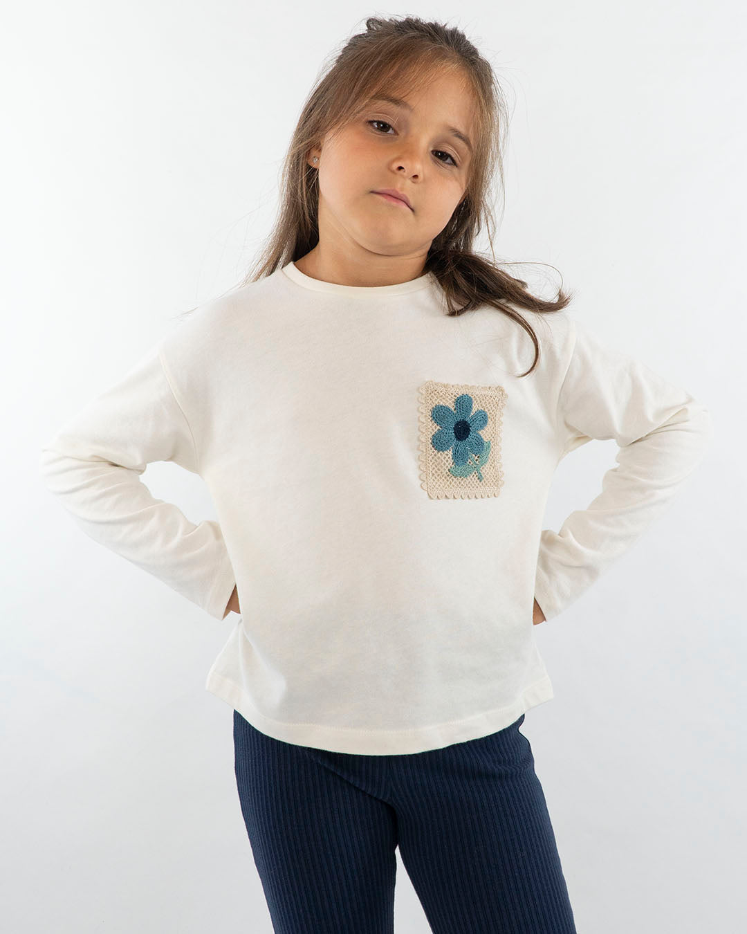 T-shirt con taschina in pizzo ricamato MAYORAL