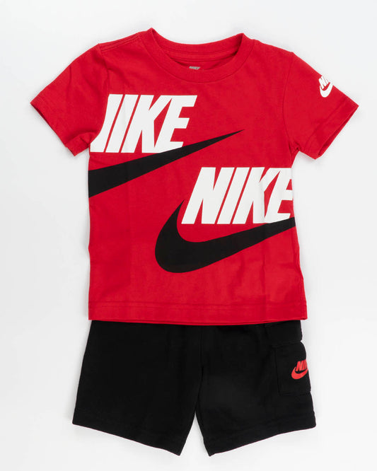 Completo 2 pz. con pantaloncino cargo NIKE