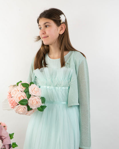 Abito smanicato con tulle e piume