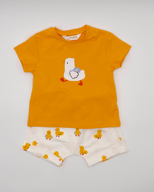 Completo con pantaloncino corto con pulcini