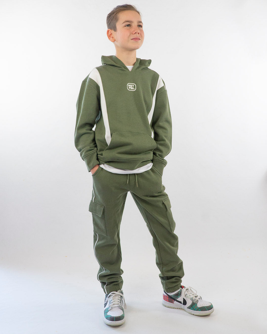 Tuta bicolor felpata con pantaloni cargo I DO