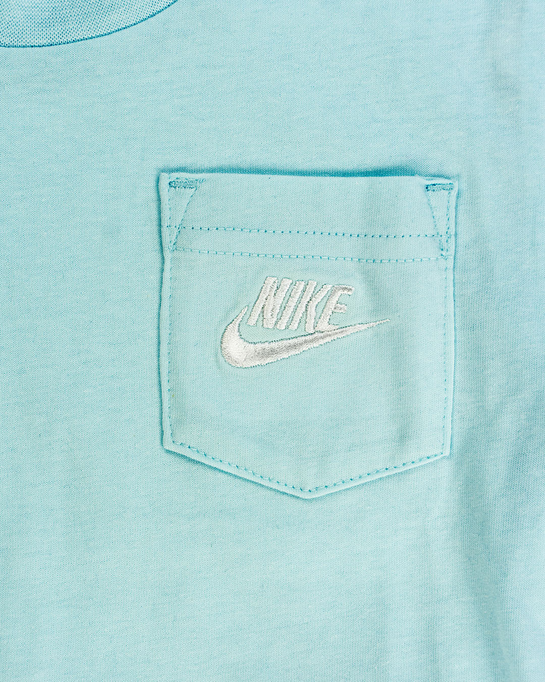 Completo 2 pz. con pantaloncino cargo NIKE