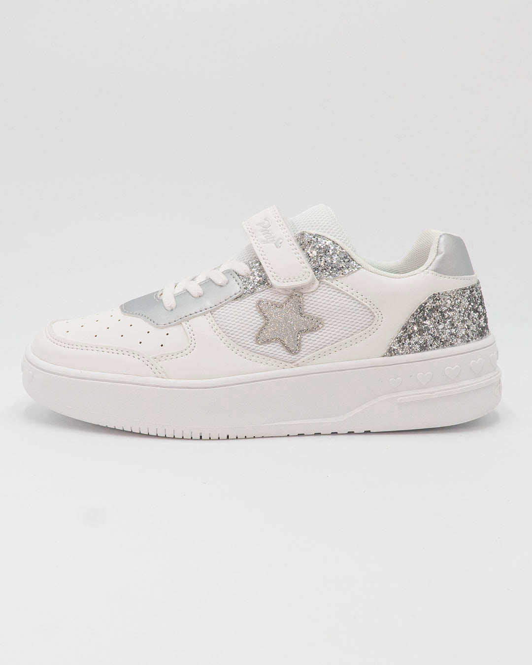 Scarpe in ecopelle con strass e strappo