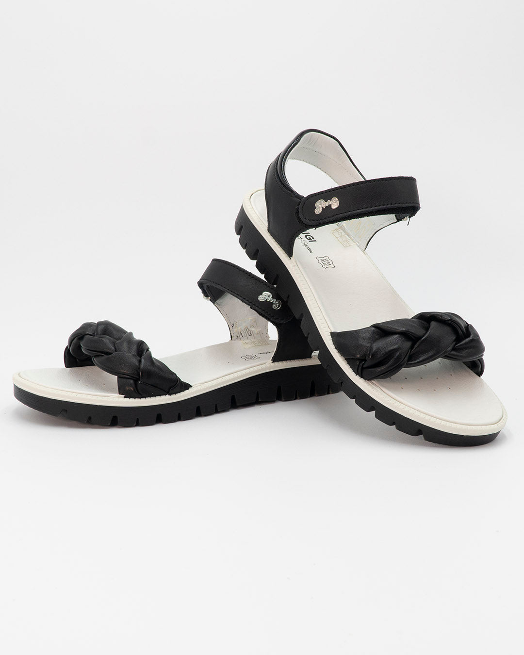 Sandali con fascia a treccia e strappi