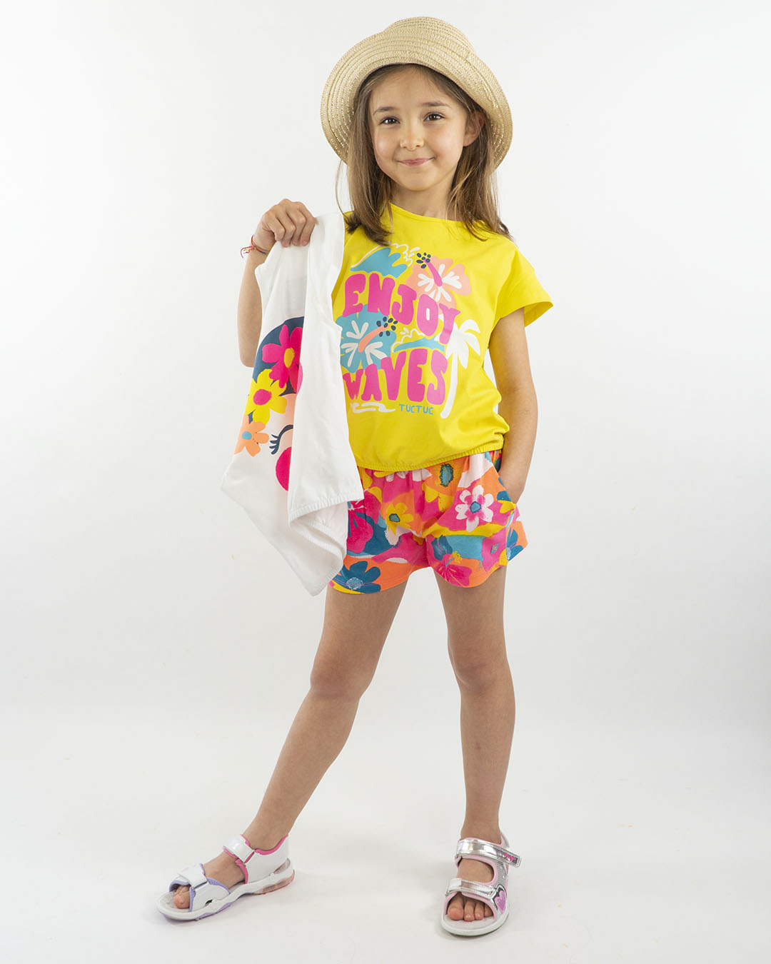 Completo con 2  t-shirt + shorts
