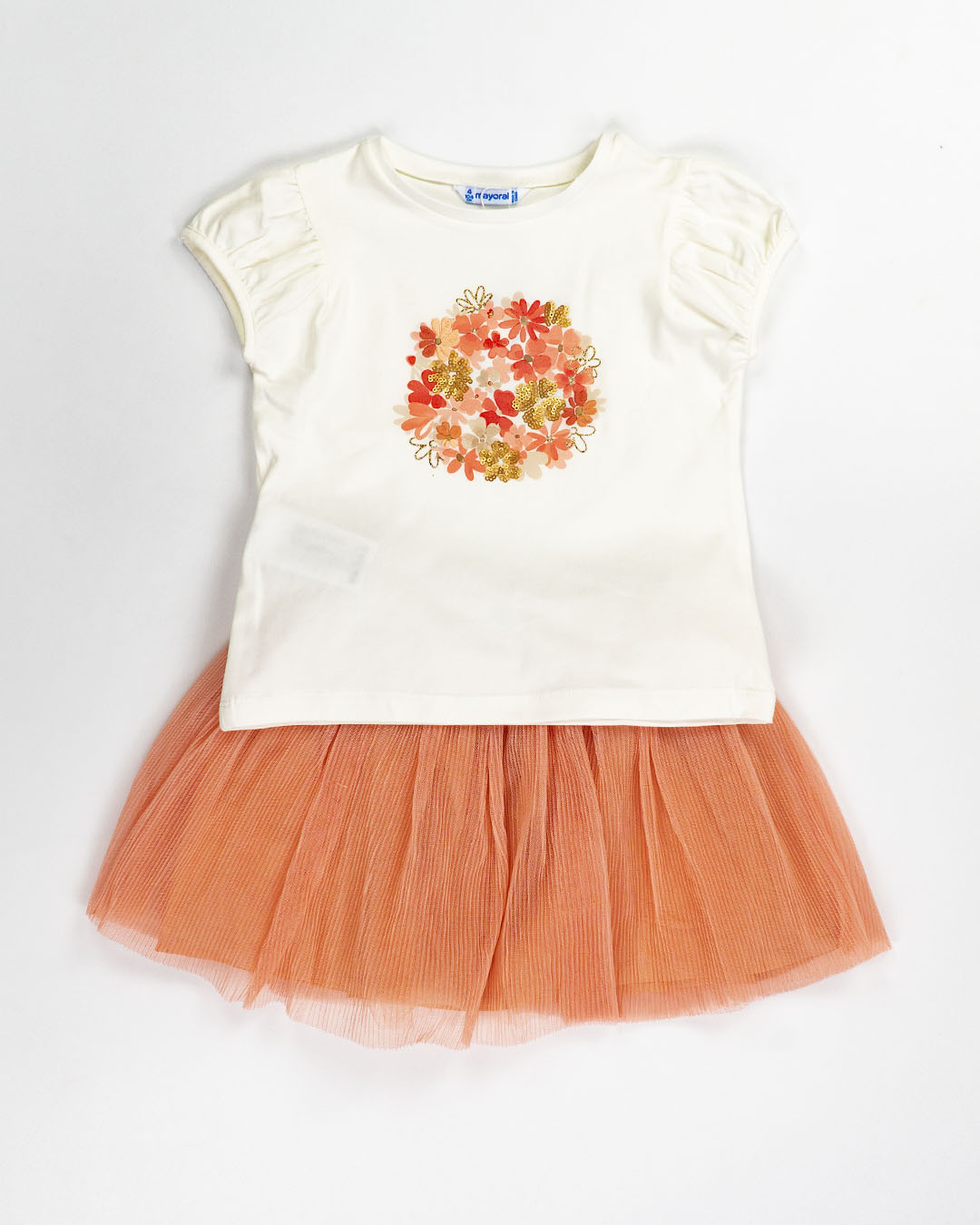 Completo con gonna in tulle e stampa con pailettes