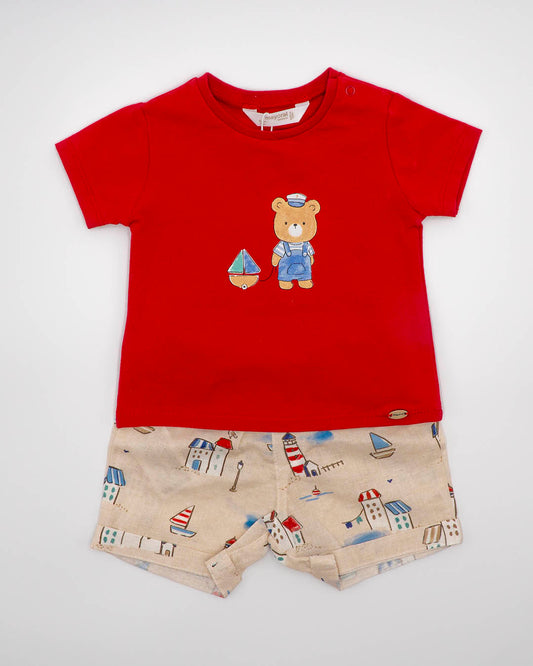 Completo con pantalone corto a fantasia
