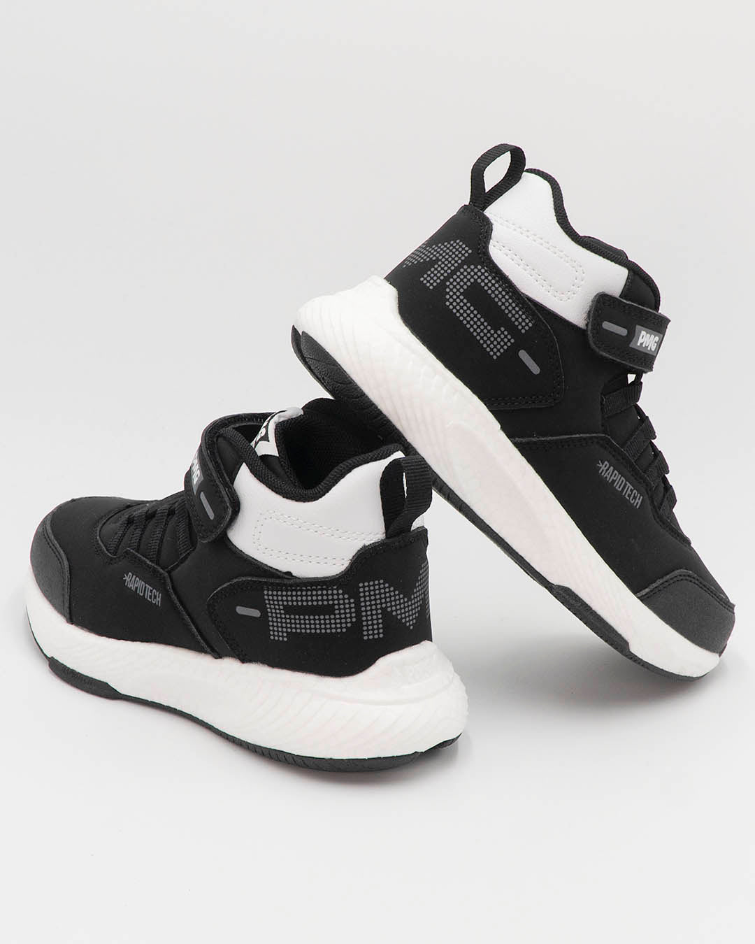 Scarpe alte con laccio elastico e strappo