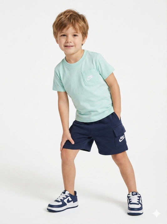 Completo 2 pz. con pantaloncino cargo NIKE