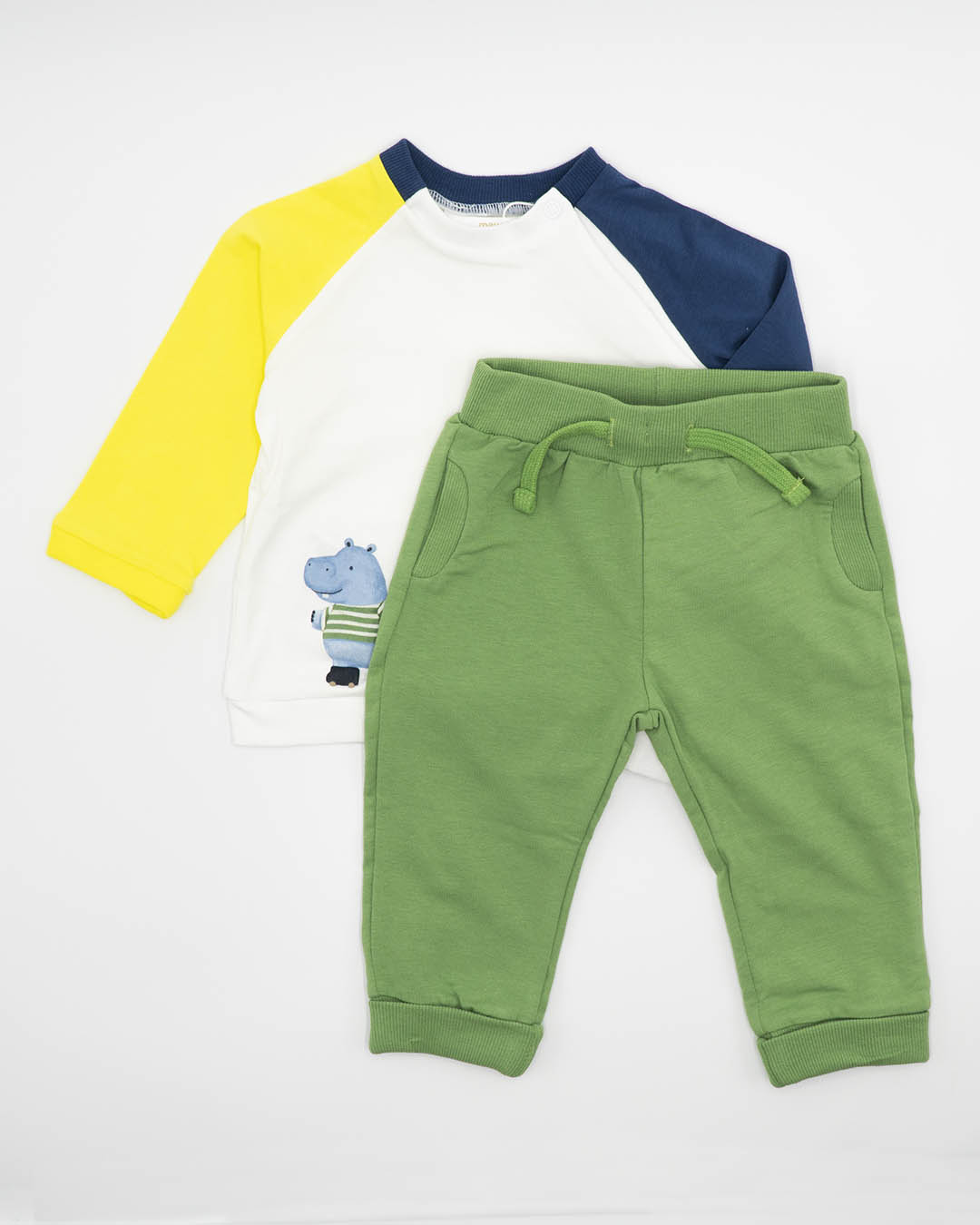 Completo con pantalone lungo