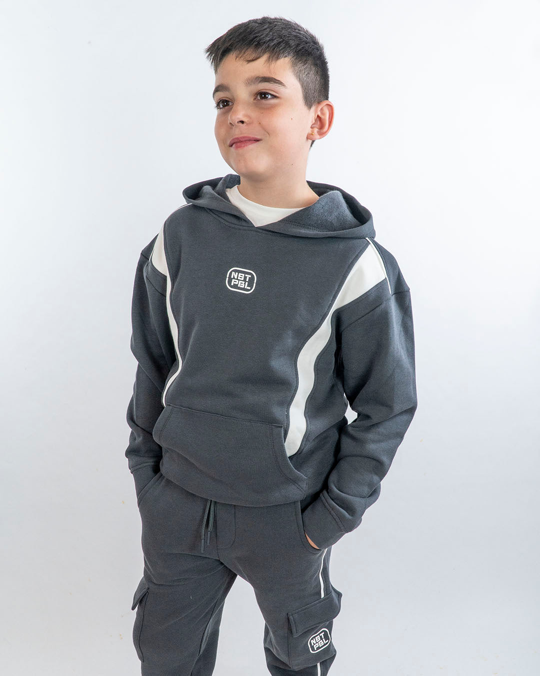 Tuta felpata bicolor con pantaloni cargo I DO