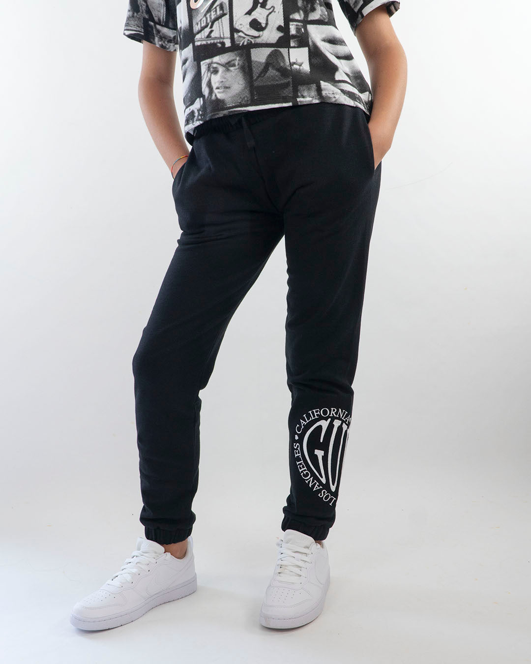 Pantaloni basici a peso medio GUESS