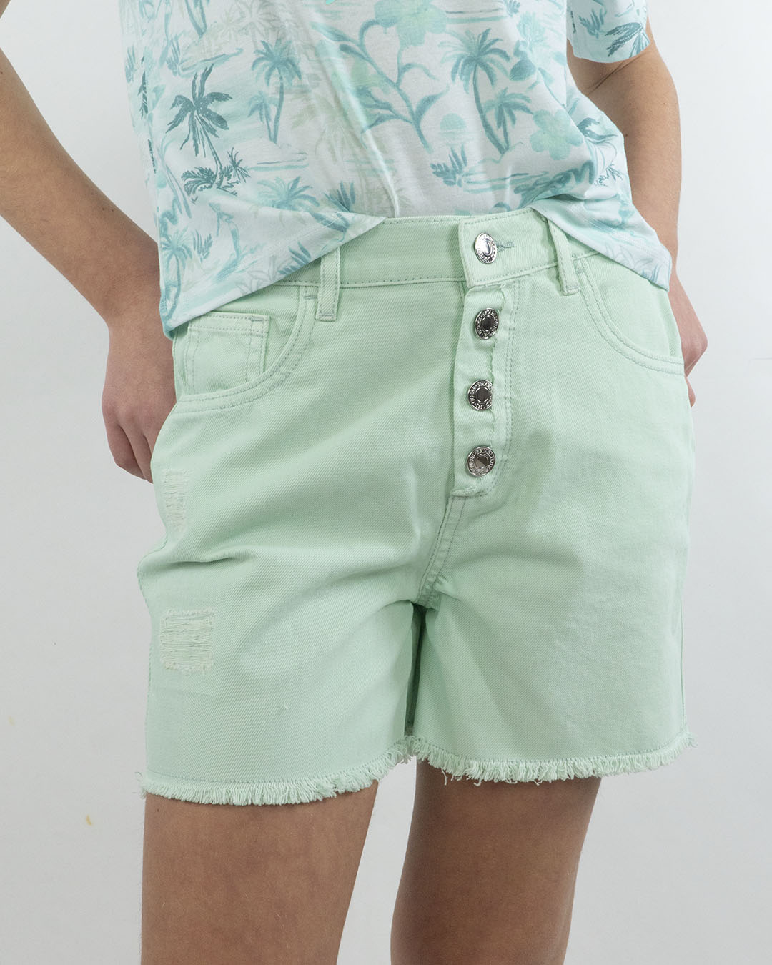 Pantaloncino sfrangiato con finti strappi GUESS