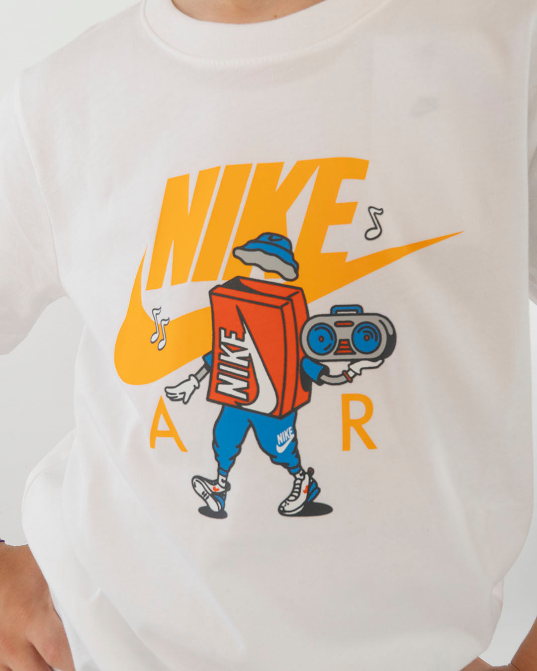 T-shirt manica corta con logo musicale  NIKE