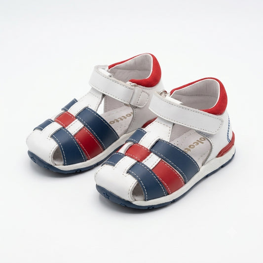 Sandalo in pelle con tallone chiuso