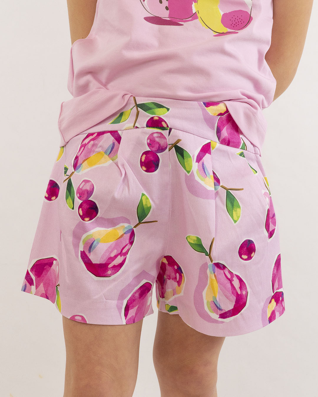 Shorts in tessuto con frutta MAYORAL