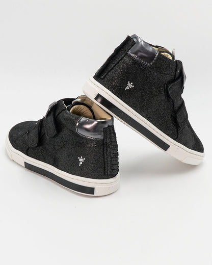 Scarpe in pelle glitterata con strappi