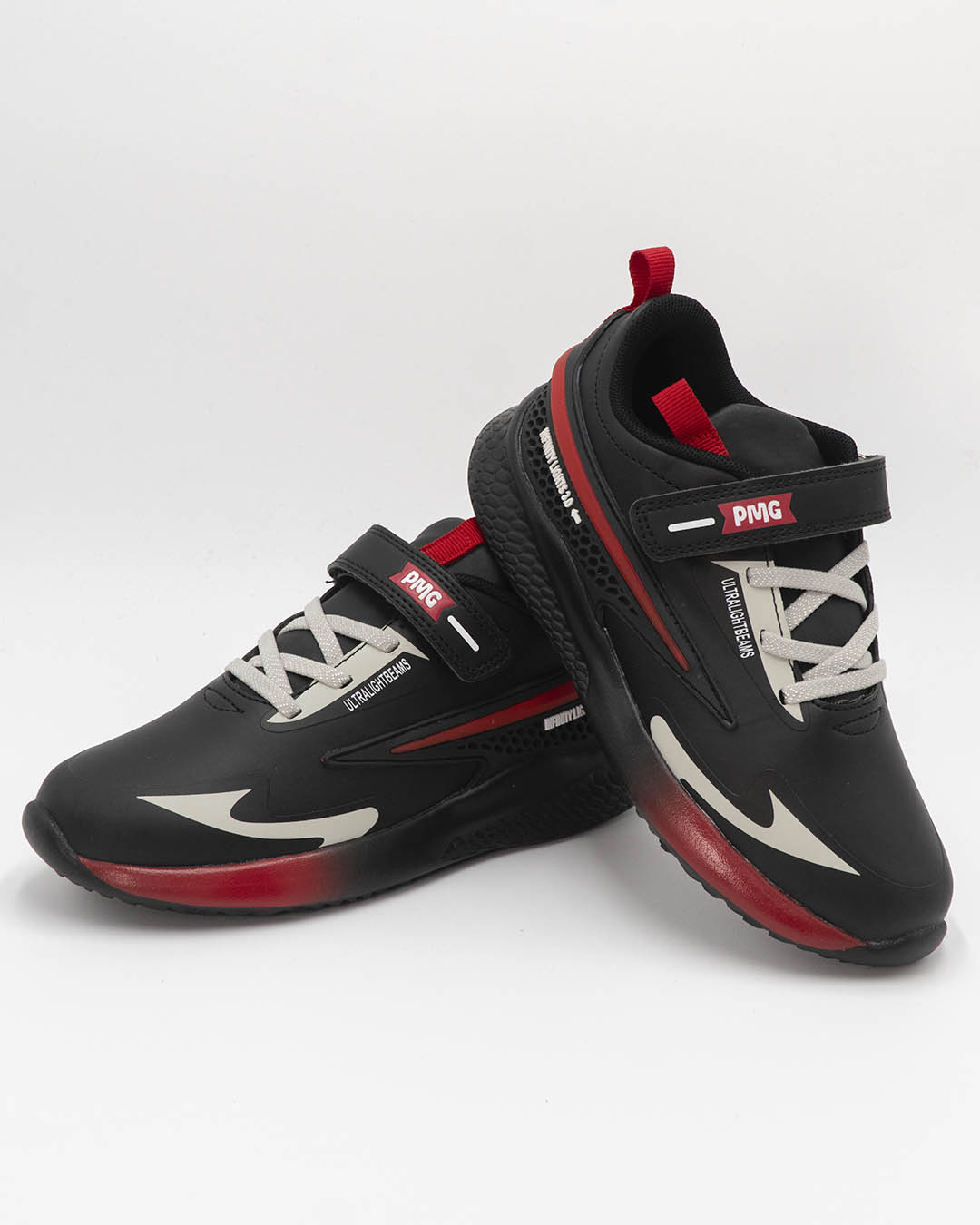 Scarpe con luci e strappi