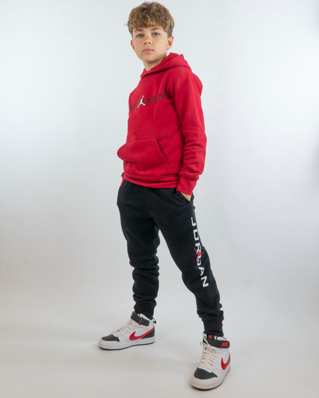 Pantaloni felpati con scritta laterale JORDAN