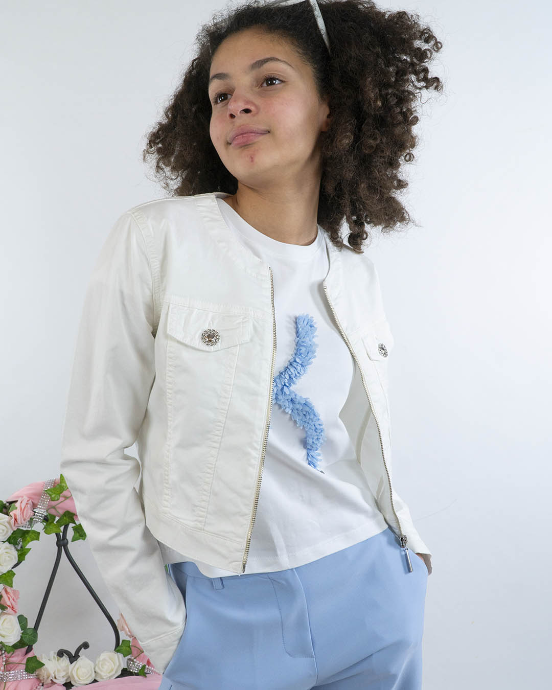 T-shirt elasticizzata con logo a petali KOCCA