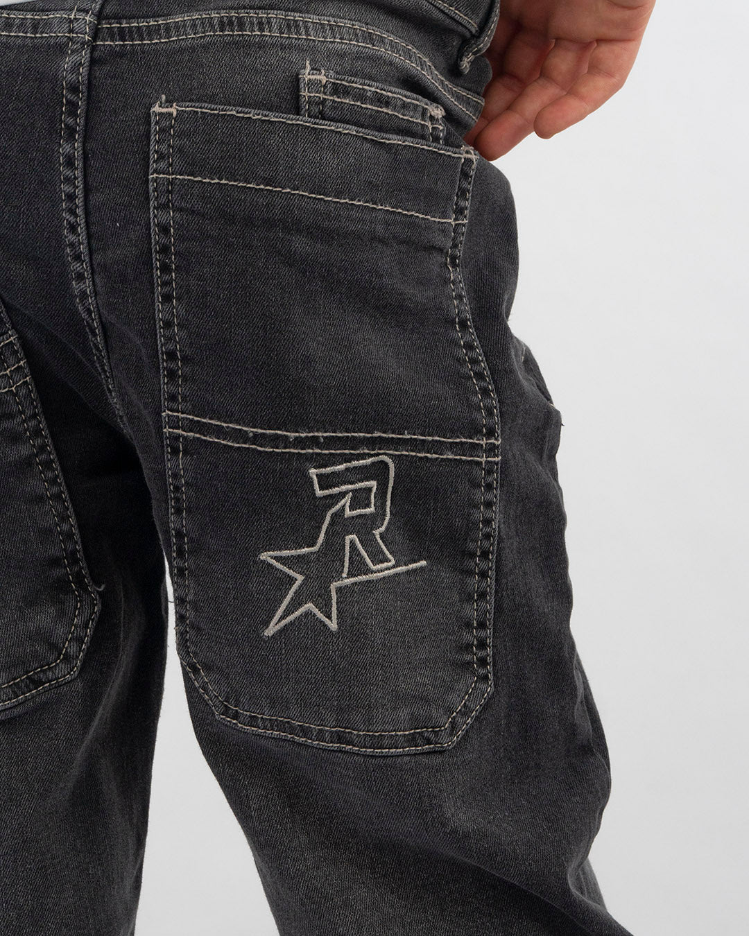 Jeans elasticizzato con ricamo sulla tasca I DO