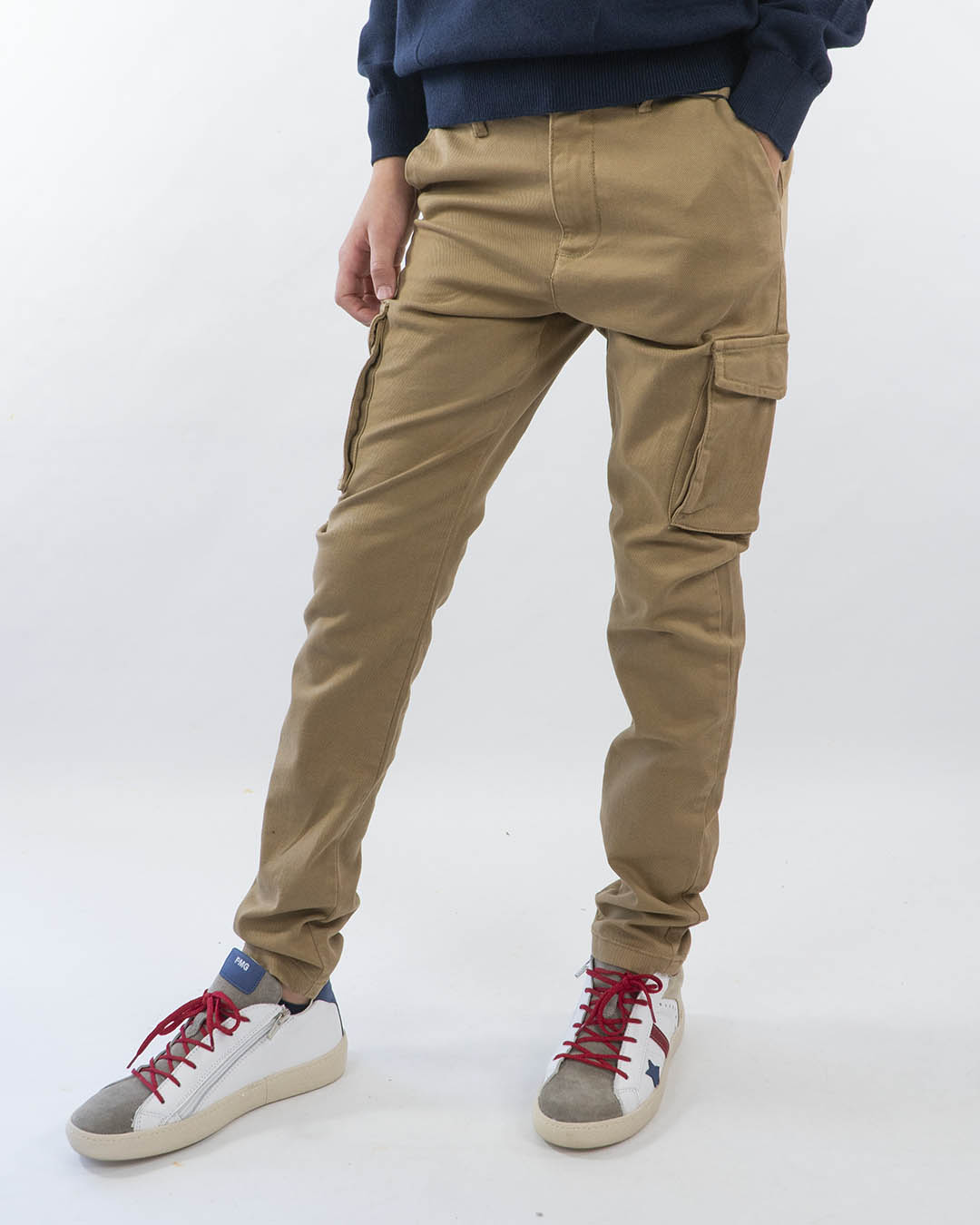 Pantalone lungo modello chino slim