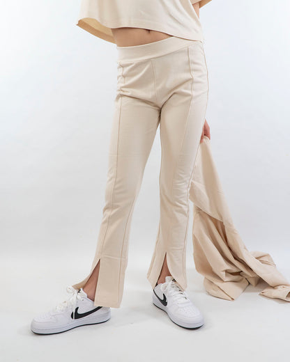 Pantaloni lunghi a zampa con spacco