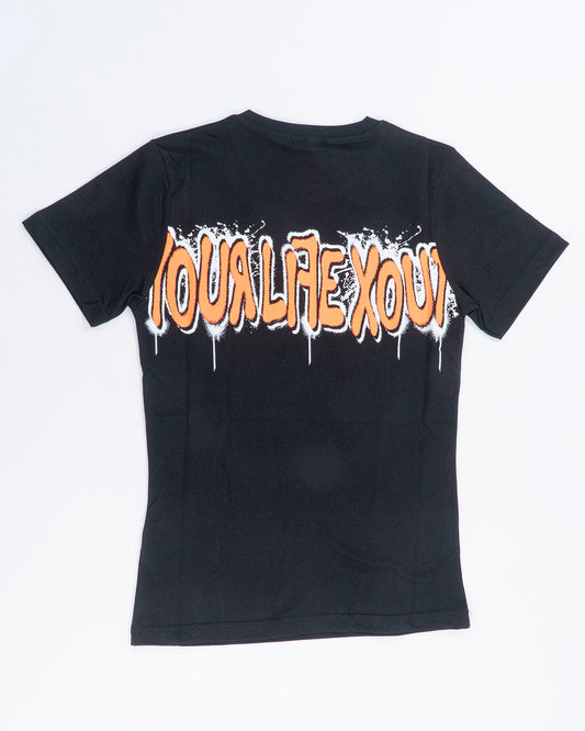 T-shirt con scritta sulla schiena