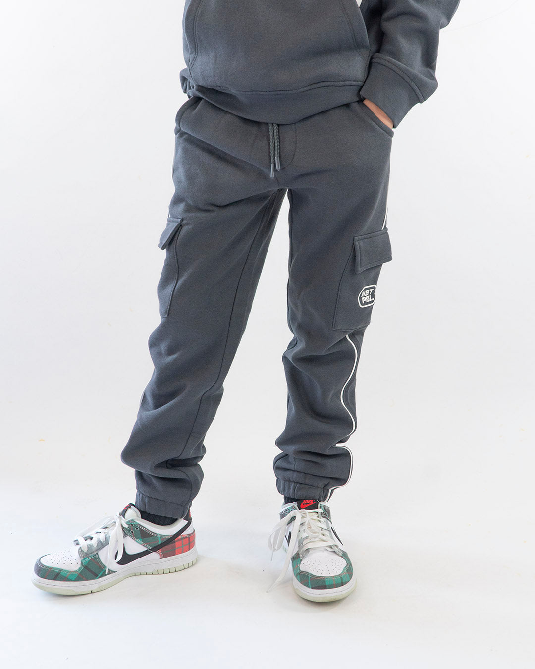 Tuta felpata bicolor con pantaloni cargo I DO