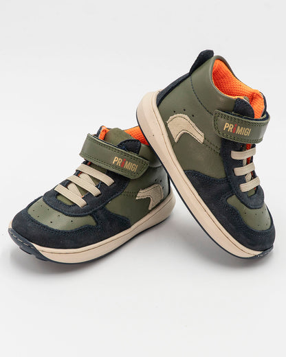 Scarpe in pelle con strappo e laccio elastico