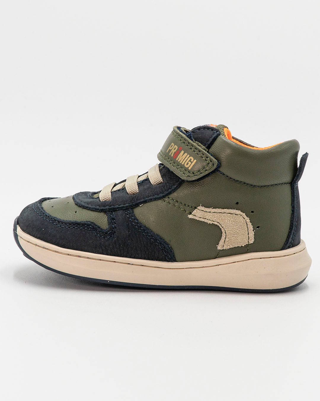 Scarpe in pelle con strappo e laccio elastico